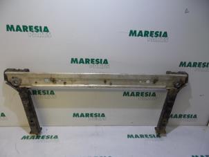 Used Radiator bar Renault Scénic III (JZ) 1.4 16V TCe 130 Price € 75,00 Margin scheme offered by Maresia Parts