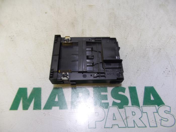 Card reader (lock) from a Renault Scénic III (JZ) 1.4 16V TCe 130 2011