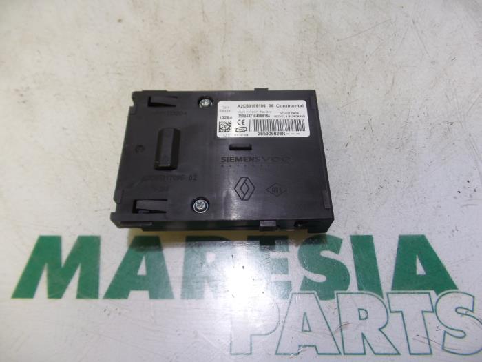 Card reader (lock) from a Renault Scénic III (JZ) 1.4 16V TCe 130 2011