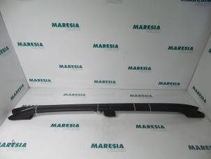 Used Roof rail kit Renault Megane II Grandtour (KM) 1.5 dCi 80 Price € 50,00 Margin scheme offered by Maresia Parts