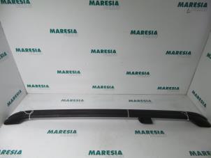 Used Roof rail kit Renault Laguna II Grandtour (KG) 1.8 16V Price € 35,00 Margin scheme offered by Maresia Parts