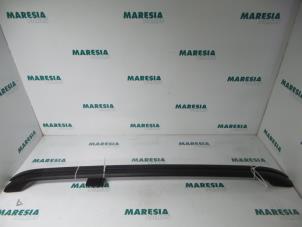 Used Roof rail kit Renault Laguna II Grandtour (KG) 1.9 dCi 120 Price € 35,00 Margin scheme offered by Maresia Parts