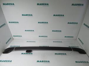 Used Roof rail kit Renault Laguna II Grandtour (KG) 1.9 dCi 100 Price € 35,00 Margin scheme offered by Maresia Parts