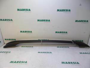 Usagé Kit rails de toit Peugeot 206 SW (2E/K) 1.4 Prix € 50,00 Règlement à la marge proposé par Maresia Parts