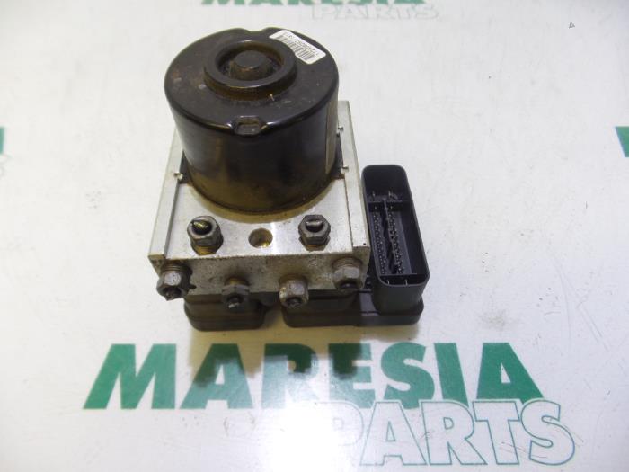 Begagnade ABS-pump Citroen C3 (SC) 1.6 HDi 92 Pris € 69,95 Marginaltabell erbjuds av Maresia Parts