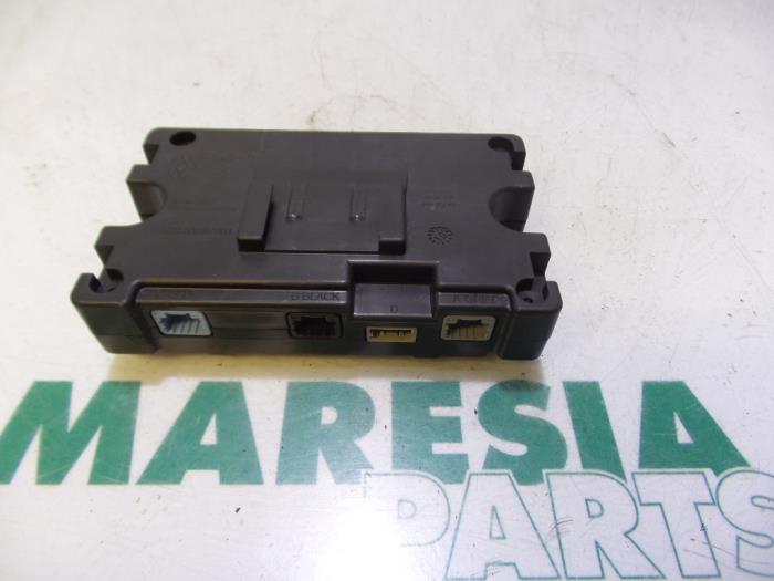 Usagé Ordinateur divers Renault Grand Scénic III (JZ) 1.5 dCi 110 Prix € 34,99 Règlement à la marge proposé par Maresia Parts