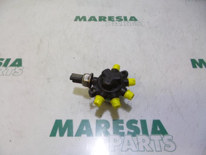 Usagé Système d'injection Renault Megane II Grandtour (KM) 1.5 dCi 85 Prix € 50,00 Règlement à la marge proposé par Maresia Parts