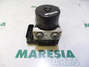 Used ABS pump Renault Grand Scénic III (JZ) 1.5 dCi 110 Price € 210,00 Margin scheme offered by Maresia Parts