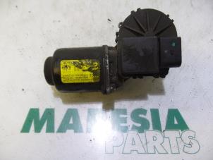 Used Front wiper motor Fiat Fiorino (225) 1.3 JTD 16V Multijet Price € 65,00 Margin scheme offered by Maresia Parts