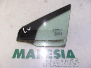 Used Quarter light, front left Renault Grand Scénic III (JZ) 1.6 16V Price € 20,00 Margin scheme offered by Maresia Parts