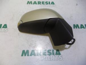 Used Wing mirror, right Renault Grand Scénic III (JZ) 1.6 16V Price € 120,75 Margin scheme offered by Maresia Parts