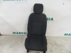 Used Seat, left Renault Grand Scénic III (JZ) 1.6 16V Price € 105,00 Margin scheme offered by Maresia Parts