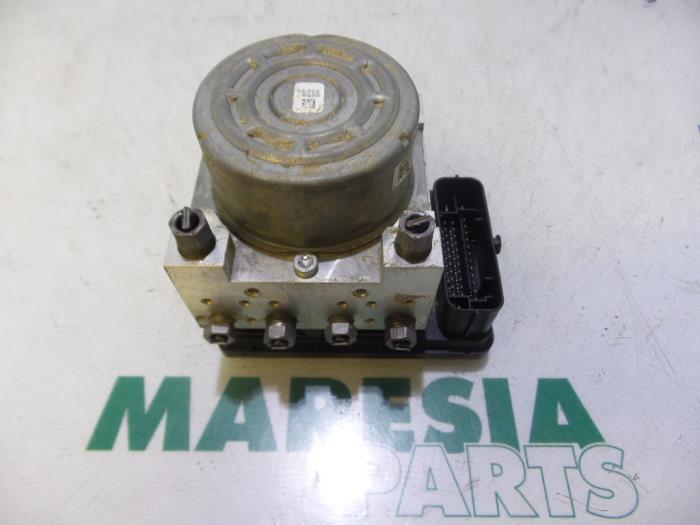Used ABS pump Peugeot 208 I (CA/CC/CK/CL) 1.2 Vti 12V PureTech 82 Price € 131,25 Margin scheme offered by Maresia Parts