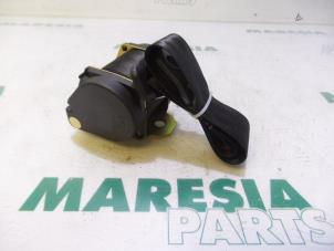 Gebrauchte Sicherheitsgurt links hinten Peugeot 406 Coupé (8C) 2.2 16V Preis € 65,00 Margenregelung angeboten von Maresia Parts