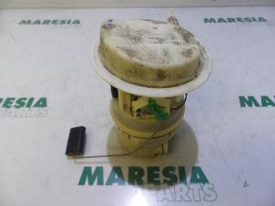 Used Electric fuel pump Peugeot 406 Coupé (8C) 2.2 16V Price € 105,00 Margin scheme offered by Maresia Parts