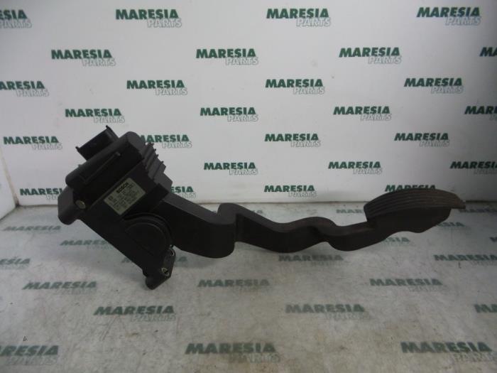 Begagnade Gaspedalsensor Fiat Stilo (192A/B) 2.4 20V Abarth 3-Drs. Pris € 25,00 Marginaltabell erbjuds av Maresia Parts