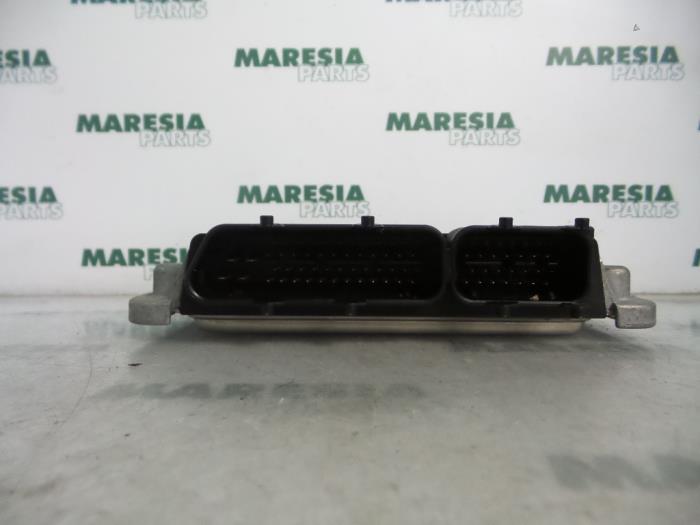 Automatic gearbox computer from a Fiat Stilo (192A/B) 2.4 20V Abarth 3-Drs. 2003