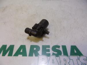 Used Windscreen washer pump Peugeot 205 Price € 10,00 Margin scheme offered by Maresia Parts