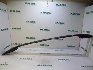 Used Roof rail kit Peugeot 307 Break (3E) 2.0 HDi 90 Price € 50,00 Margin scheme offered by Maresia Parts