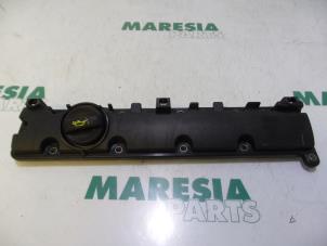 Używane Pokrywa zaworów Peugeot 206 (2A/C/H/J/S) 2.0 GTI 16V Cena € 25,00 Procedura marży oferowane przez Maresia Parts