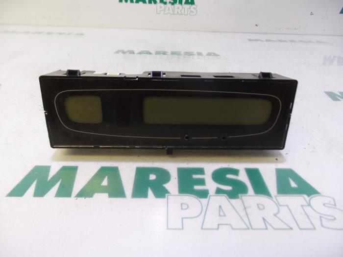 Gebrauchte Anzeige Innen Renault Laguna II (BG) 2.0 16V IDE Preis € 15,00 Margenregelung angeboten von Maresia Parts