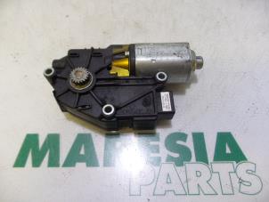 Used Sunroof motor Peugeot 407 SW (6E) 1.6 HDiF 16V Price € 90,00 Margin scheme offered by Maresia Parts