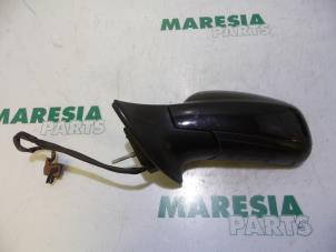Used Wing mirror, left Peugeot 407 SW (6E) 1.6 HDiF 16V Price € 65,00 Margin scheme offered by Maresia Parts