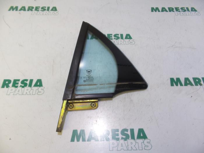 Usados Ventanilla triangular izquierda detrás Lancia Thesis (841) 2.4 JTD Precio € 50,00 Norma de margen ofrecido por Maresia Parts