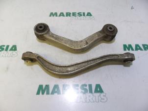 Usagé Bras de suspension bas arrière droit Lancia Thesis (841) 2.4 JTD Prix € 50,00 Règlement à la marge proposé par Maresia Parts