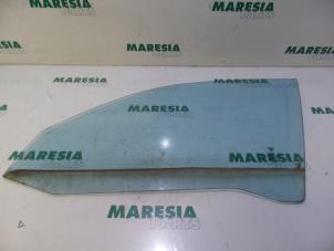 Usagé Vitre avant gauche Lancia Thesis (841) 2.4 JTD Prix € 50,00 Règlement à la marge proposé par Maresia Parts
