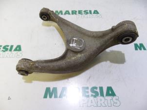 Used Lower wishbone, rear right Peugeot 407 SW (6E) 1.6 HDiF 16V Price € 50,00 Margin scheme offered by Maresia Parts