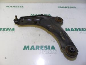 Used Front lower wishbone, left Renault Vel Satis (BJ) 2.0 16V Turbo Price € 35,00 Margin scheme offered by Maresia Parts