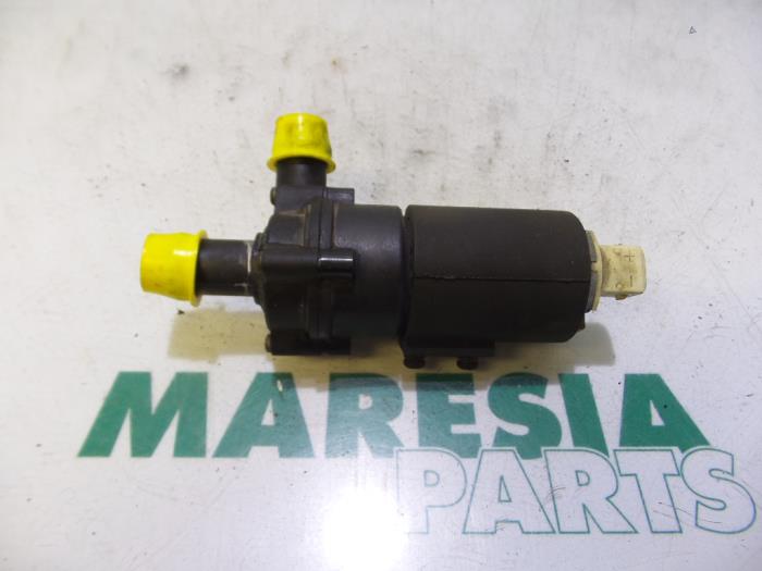 Begagnade Vattenpump Renault Vel Satis (BJ) 2.0 16V Turbo Pris € 75,00 Marginaltabell erbjuds av Maresia Parts