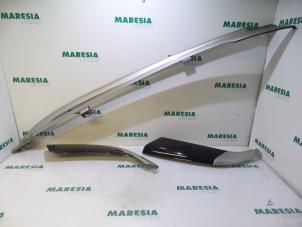 Used Roof rail kit Fiat Stilo MW (192C) 1.6 16V Price € 75,00 Margin scheme offered by Maresia Parts