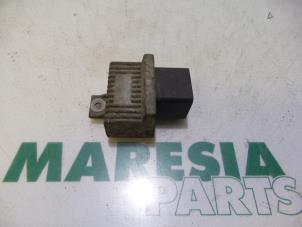 Used Glow plug relay Renault Master III (FD/HD) 2.5 dCi 16V 100 Price € 25,00 Margin scheme offered by Maresia Parts
