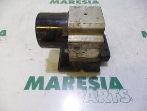 Used ABS pump Renault Master III (FD/HD) 2.5 dCi 16V 100 Price € 157,50 Margin scheme offered by Maresia Parts