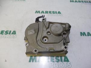 Used Timing cover Renault Clio II (BB/CB) 1.4 16V Price € 25,00 Margin scheme offered by Maresia Parts