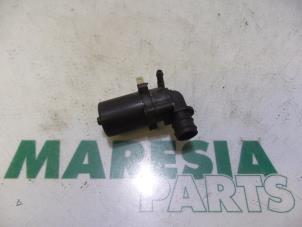 Used Windscreen washer pump Peugeot 205 I (741A/C) Price € 15,00 Margin scheme offered by Maresia Parts