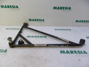 Usagé Bras de suspension bas arrière gauche Alfa Romeo 4C (960) 1.75 TBI 16V Prix € 210,00 Règlement à la marge proposé par Maresia Parts