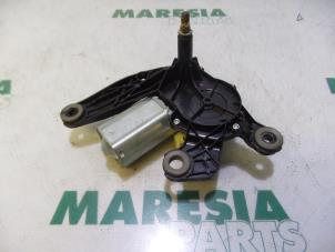 Usagé Moteur essuie-glace arrière Peugeot 1007 (KM) 1.4 16V Prix € 20,00 Règlement à la marge proposé par Maresia Parts
