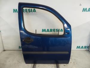Używane Drzwi prawe wersja 2-drzwiowa Fiat Doblo (223A/119) 1.6 16V Cena € 80,00 Procedura marży oferowane przez Maresia Parts