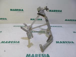 Używane Rama zderzaka tyl Alfa Romeo 4C (960) 1.75 TBI 16V Cena € 131,25 Procedura marży oferowane przez Maresia Parts