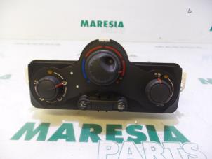 Used Heater control panel Renault Clio III (BR/CR) 1.2 16V 75 Price € 40,00 Margin scheme offered by Maresia Parts