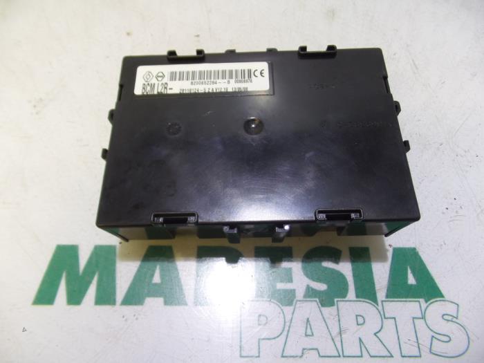 Gebrauchte Renault Clio Iii Br Cr 1 2 16v 75 Sicherungskasten Maresia Parts Proxyparts De