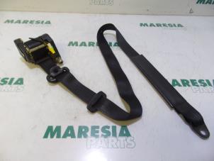 Used Front seatbelt, left Fiat Doblo (223A/119) 1.6 16V Price € 75,00 Margin scheme offered by Maresia Parts