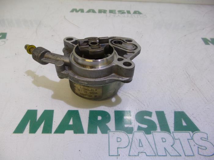 Usagé Pompe à vide (diesel) Peugeot Expert (222/224) 2.0 HDi 90 Prix € 24,95 Règlement à la marge proposé par Maresia Parts