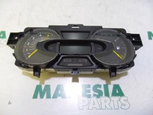 Used Instrument panel Renault Captur (2R) 1.5 Energy dCi 110 FAP Price € 210,00 Margin scheme offered by Maresia Parts