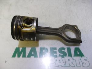 Used Piston Peugeot 307 Break (3E) 1.6 HDiF 110 16V Price € 50,00 Margin scheme offered by Maresia Parts