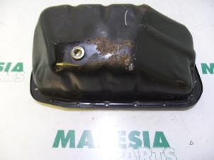 Used Sump Renault Clio III (BR/CR) 1.2 16V 75 Price € 35,00 Margin scheme offered by Maresia Parts