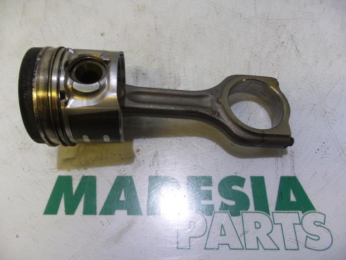 Usagé Piston Peugeot Partner (GC/GF/GG/GJ/GK) 1.6 HDI 75 Prix € 60,00 Règlement à la marge proposé par Maresia Parts